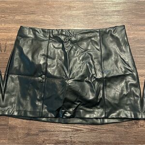 Abercrombie & Fitch Black Faux Leather Skort XL